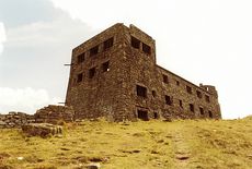 Ruiny obserwatorium na Popie Iwanie. Fot. Dariusz Hop
